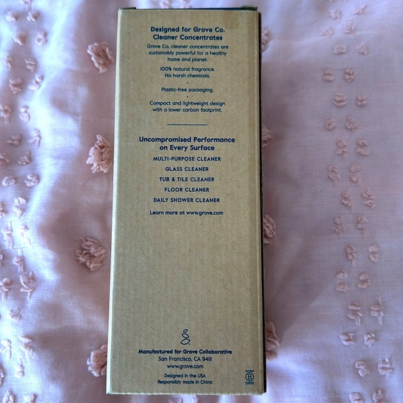 🍋NWT Grove & Co glass customizable white silicon non slip spray bottle reusable - Picture 4 of 8